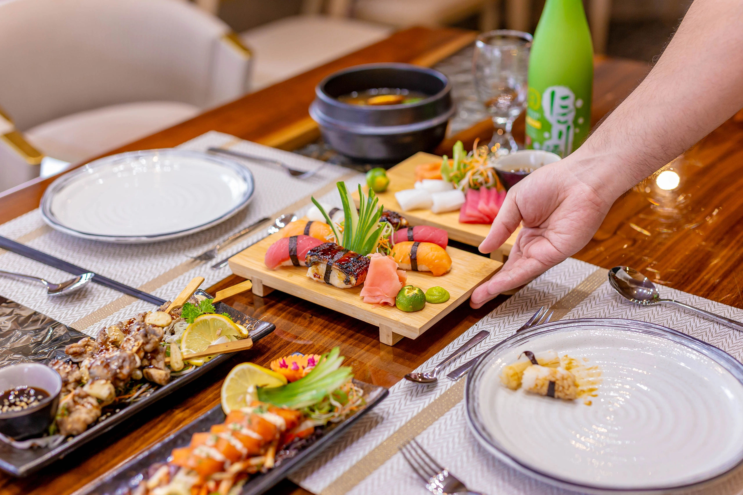 dine_hero_food_action copy